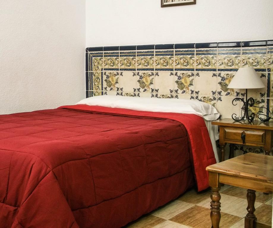 Pension Ciudad Navarro Ramos Γρανάδα Δωμάτιο φωτογραφία